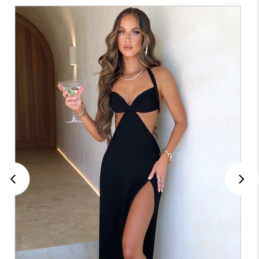 COPY - Cutout Black Maxi Dress